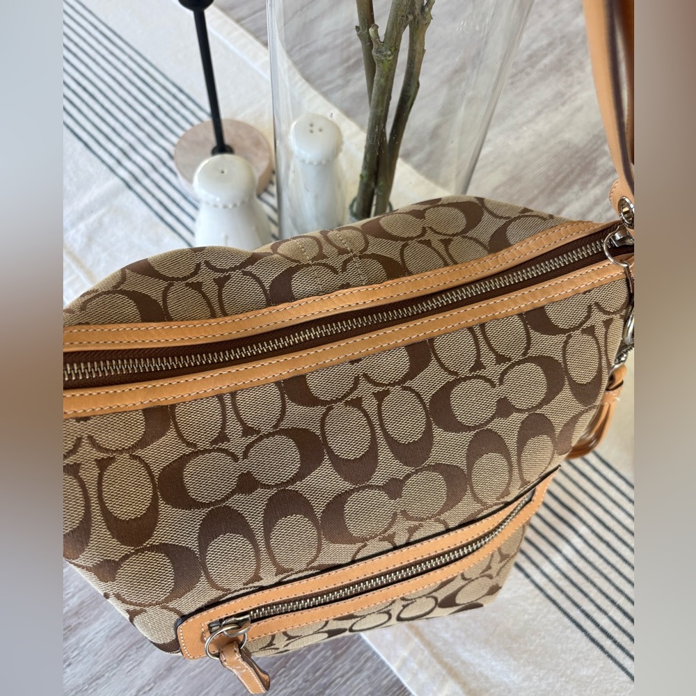 ππ¦ Coach Vintage Signature Brown and Tan Shoulder Bag - Picture 5 of 14